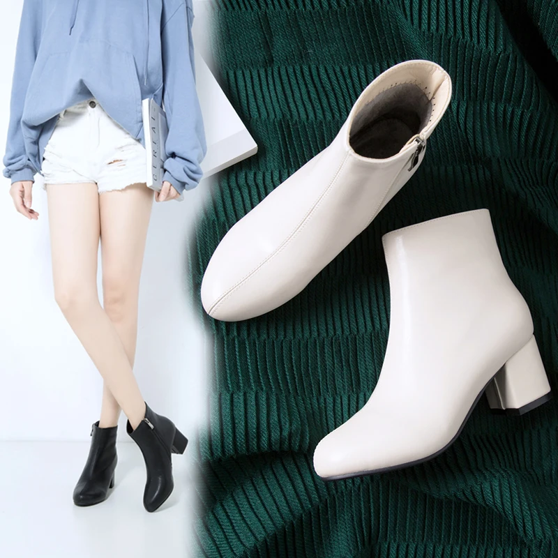 Женские ботинки белого и черного цвета Удобные ботильоны на высоком квадратном