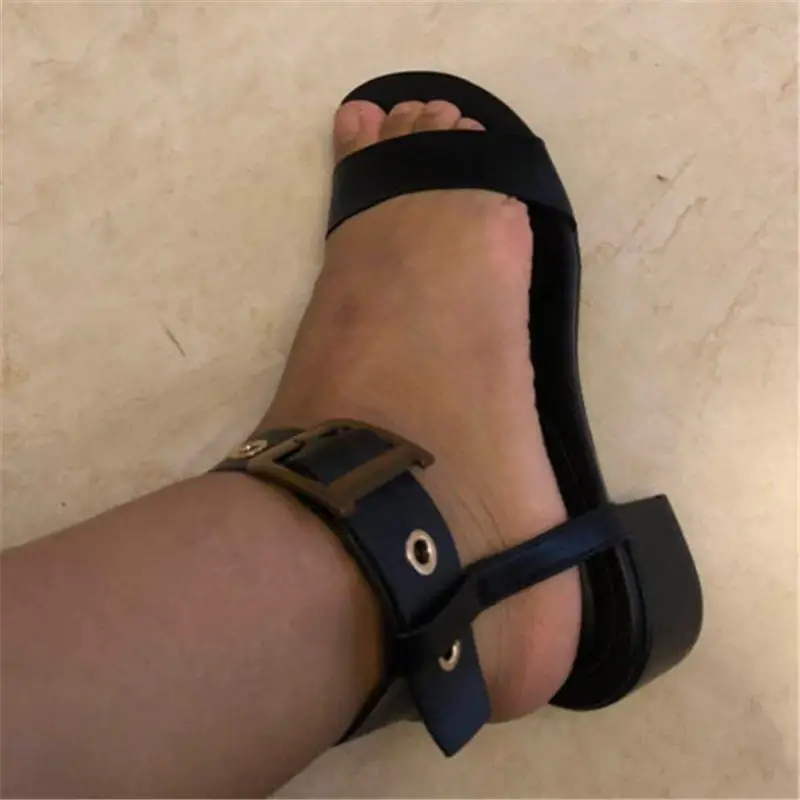 Сандалии женские на квадратном каблуке роскошные брендовые босоножки с ремешком