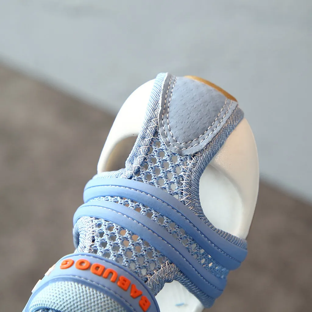 

Summer Beach Sandals New Fashion Children Boys And Girls Summer Mesh Cartoon Beach Shoes Baotou Sandals Sneakers