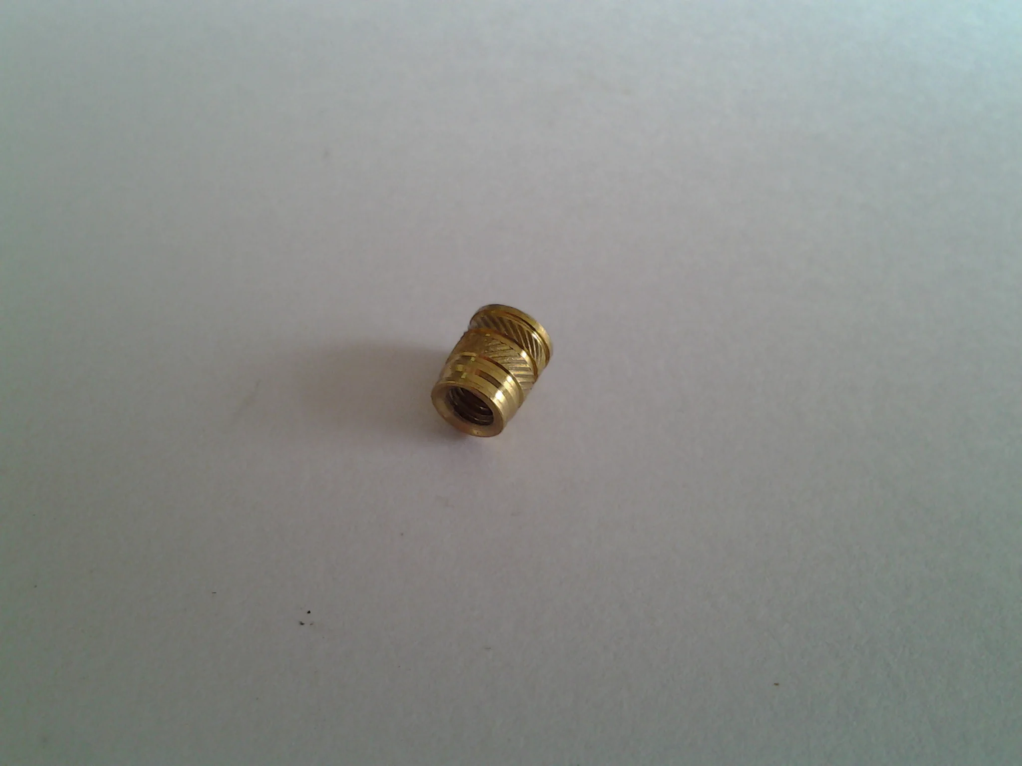 IUB-M2.5-1/2 M3-1/2 M3.5-1/2 M4-1/2 M5-1/2 M6-1/2 коническая вставка с резьбой латунь рифленая