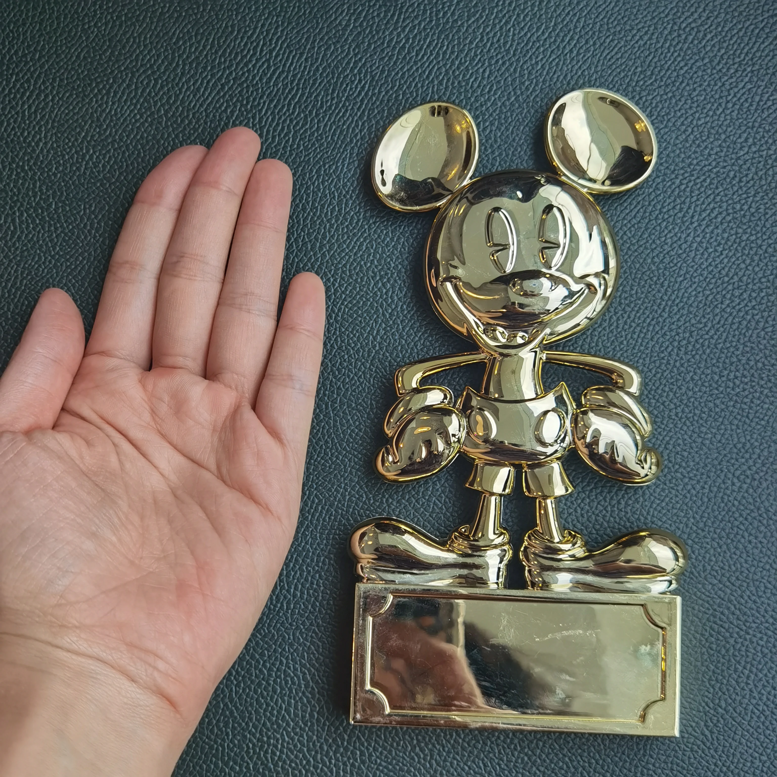

Cartoon Mick Golden Plastic Fashion Trend Toy Vintage Light Decoration Art Action Figure Model Doll Home Shop Decorate Gift