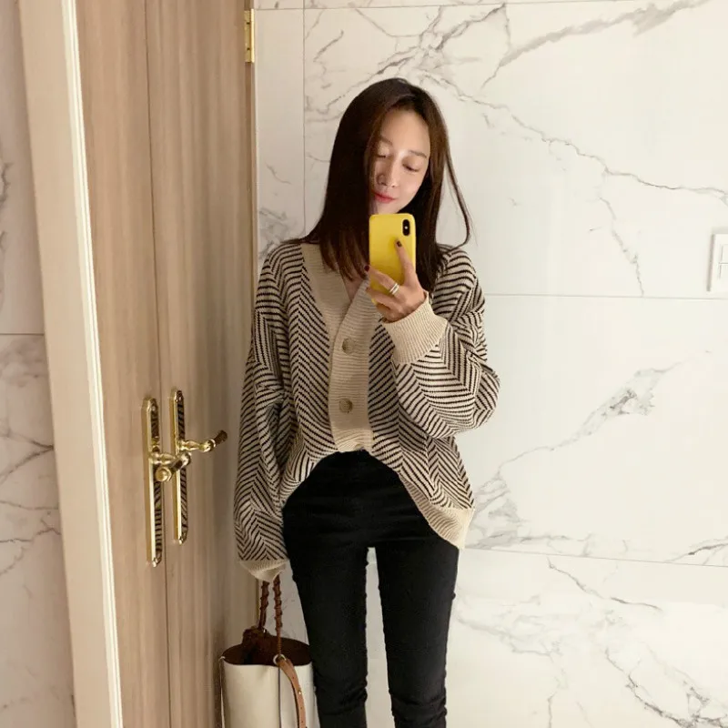 

Knitted striped cardigan sweater women's fashion patchwork top spring 2021 long-sleeved casual jacket V-neck button jacket