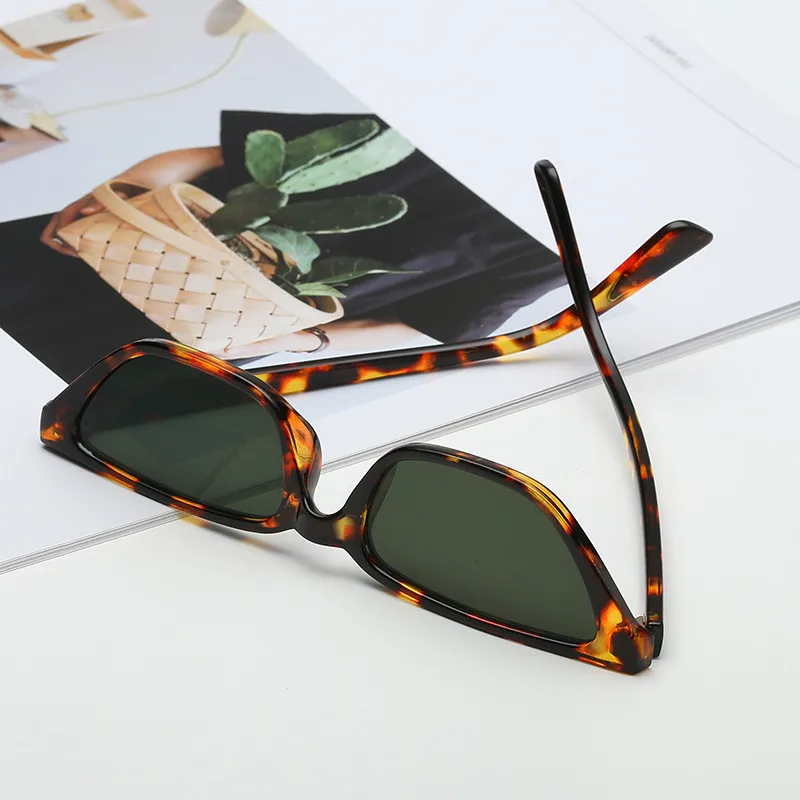 

JASPEER New Camouflage Frame Sunglasses Women Men Retro Brand Design Gray Red Mirror Glasses Lady Eyewear