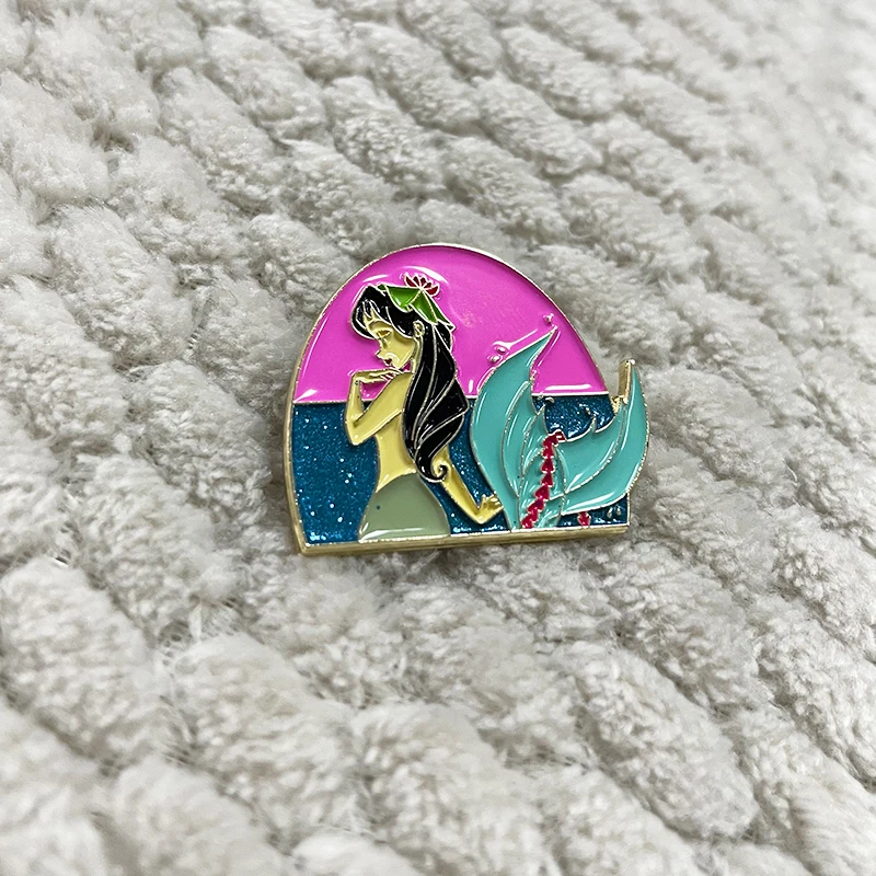 Эмалированная заколка с зеленым рыбьим хвостом и черными волосами - купить по