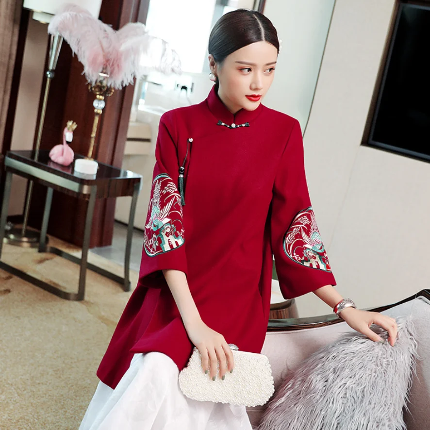 

2021 Autumn And Winter New Chinese Clothing Women's Embroidery Improved Woolen Cheongsam Tea Art Teacher Tang Suit Top