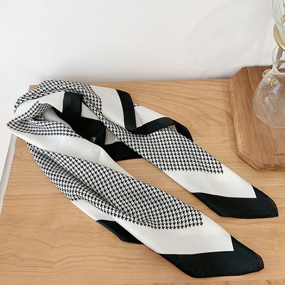 

2021 Fashion Plaid Scarves Women's Folds Classic Geometric Print Scarves 70x70cm Square Scarves Muslim Headscarves Scarf