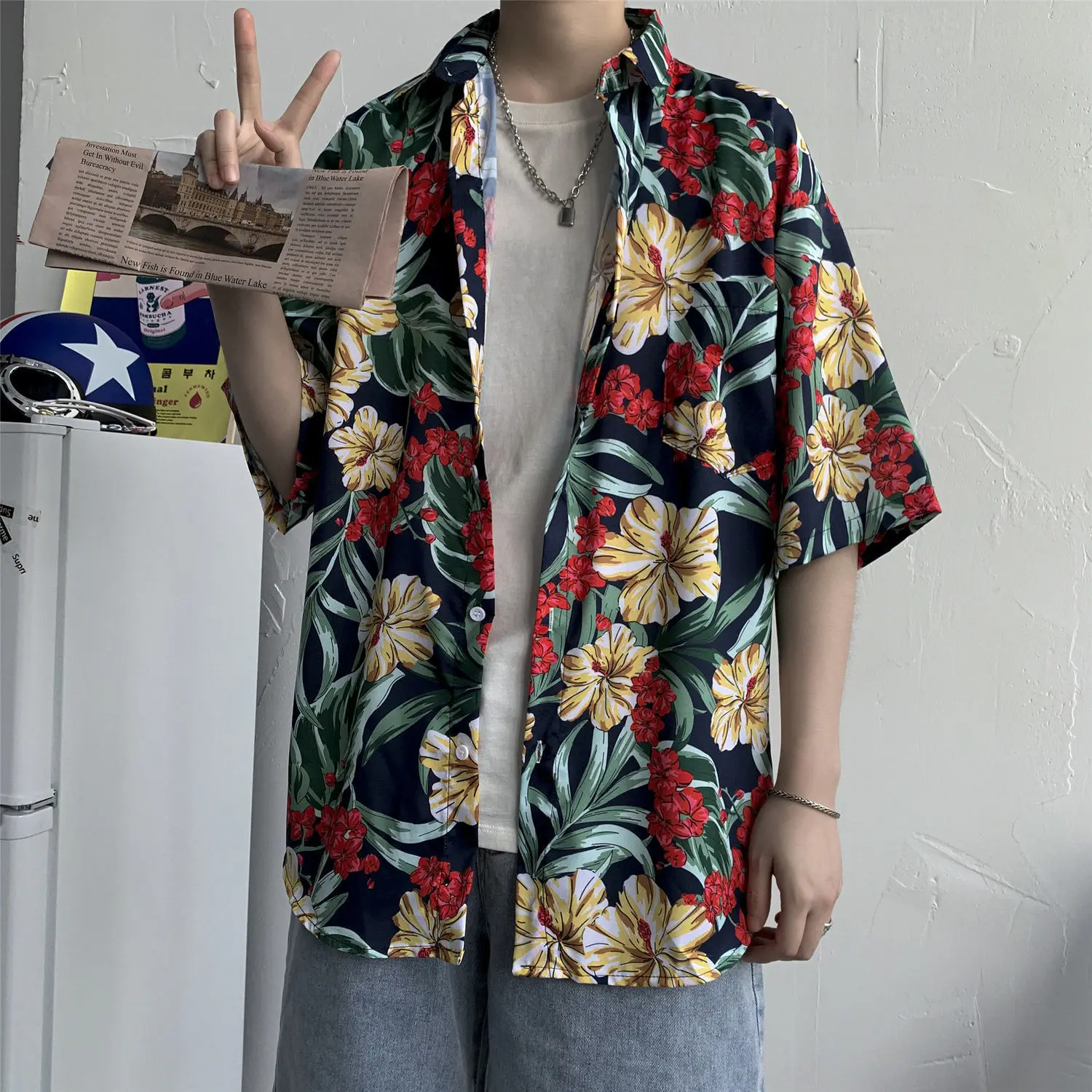 

2021 beach shirt men's and women's short sleeve lovers loose shirt coat men's summer ins half sleeve trend Korean version