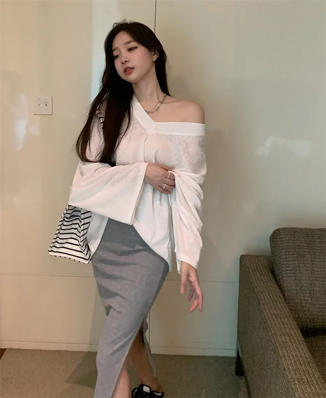 

Early Autumn 2021 Loose and Lazy Style Long Sleeve Top