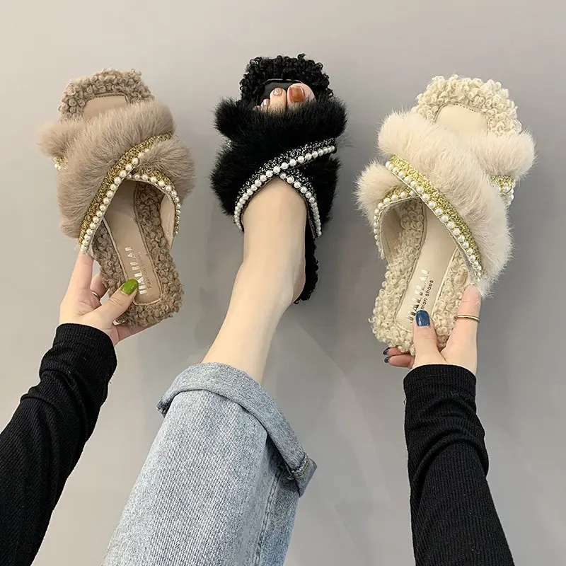 

New Fashion Warm Shoes Woman Winter Slippers Faux Fur Women Slippers pearls Slip on Flip Flops Fur Slippers Female Slides