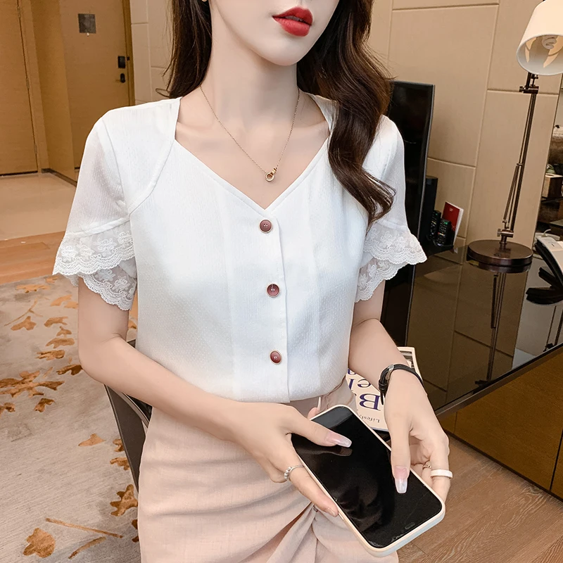 

Блузка женская шифоновая свободного покроя, повседневная Однотонная рубашка с V-образным вырезом, модный кружевной топ с коротким рукавом, ...