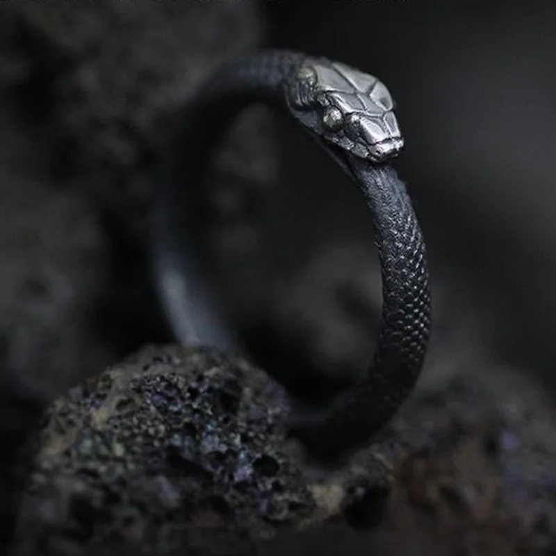 

Retro Fashion Punk Rattlesnake Ring Stainless Steel Men and Women Couple Birthday Party Gift