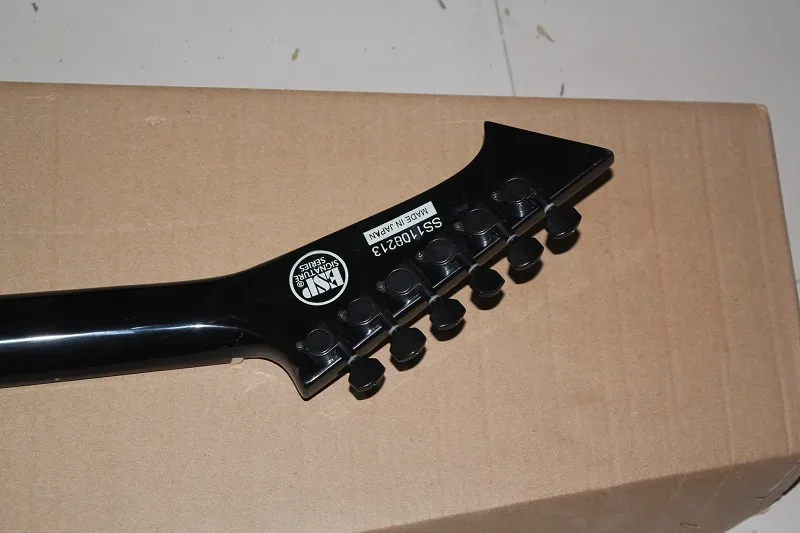 Бесплатная доставка custom shop SNAKEBYTE Джеймса хетфилда черная электрогитара с 9 В