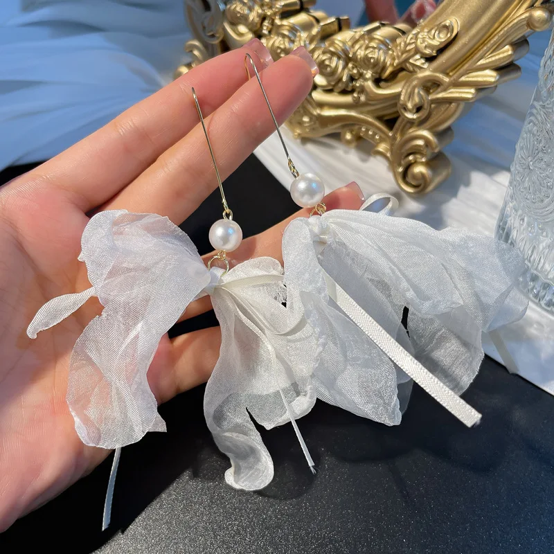

White Chiffon Yarn Ribbon Flower Earring for Women 2021 New Crochet Big Bowknot Earings Fairy Floating Cute Style Hanging Pearl