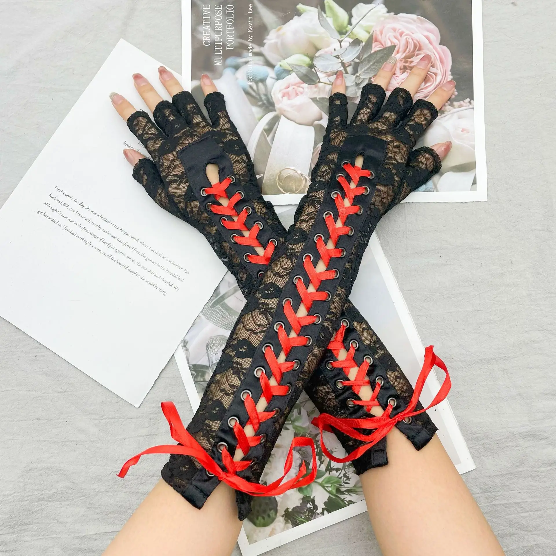 Черные перчатки без пальцев со шнуровкой женский костюм в стиле стимпанк на