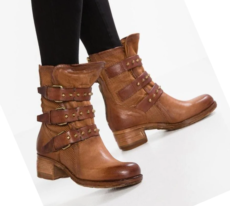 

2019 autumn and winter fashion casual vintage leather Martin boots rivet short tube female boots z0052