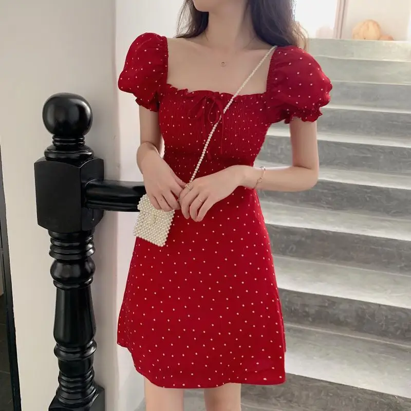 

2021 spring and summer French Platycodon square collar with retro waist and thin red polka dot dress women's a-bubble sleeves