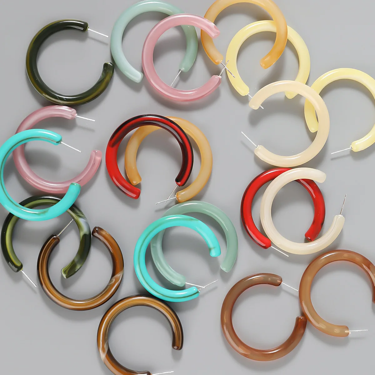 

New Design Exaggerated Earrings for Women Girls Resin C-shaped Geometric Earring Retro Ear Jewelry