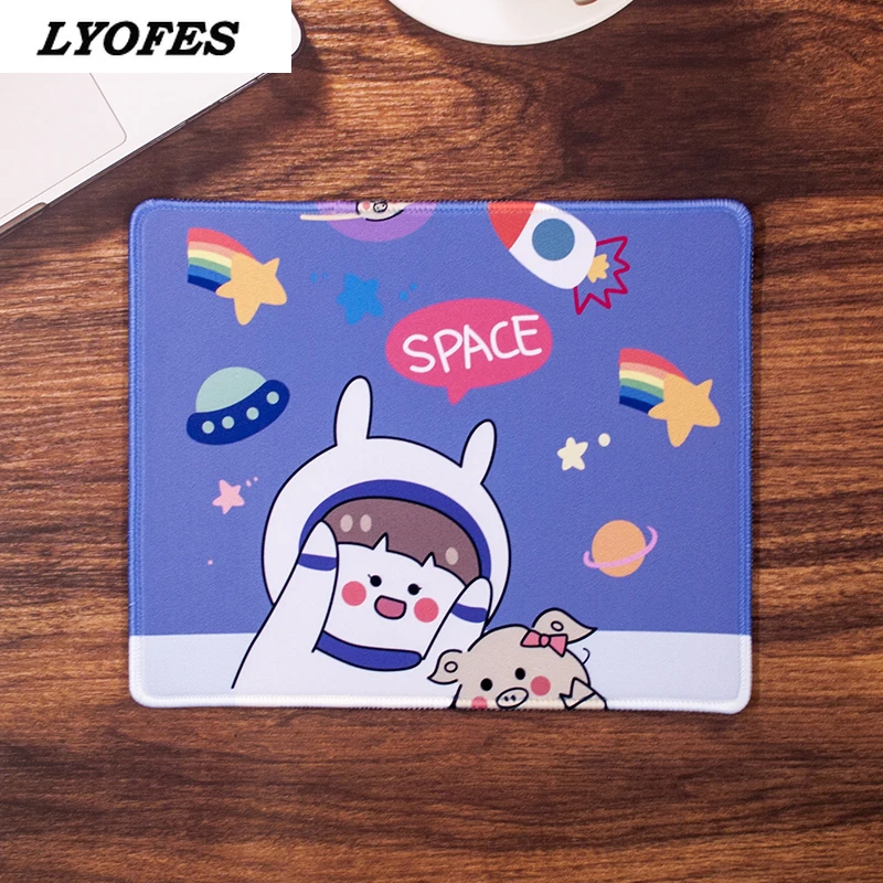 

21*26cm Kawaii Mouse Pad Gaming Wrinting Cute Desk Mats for Office Home PC Computer Keyboard Protector Mouse Pad Deskpad girl