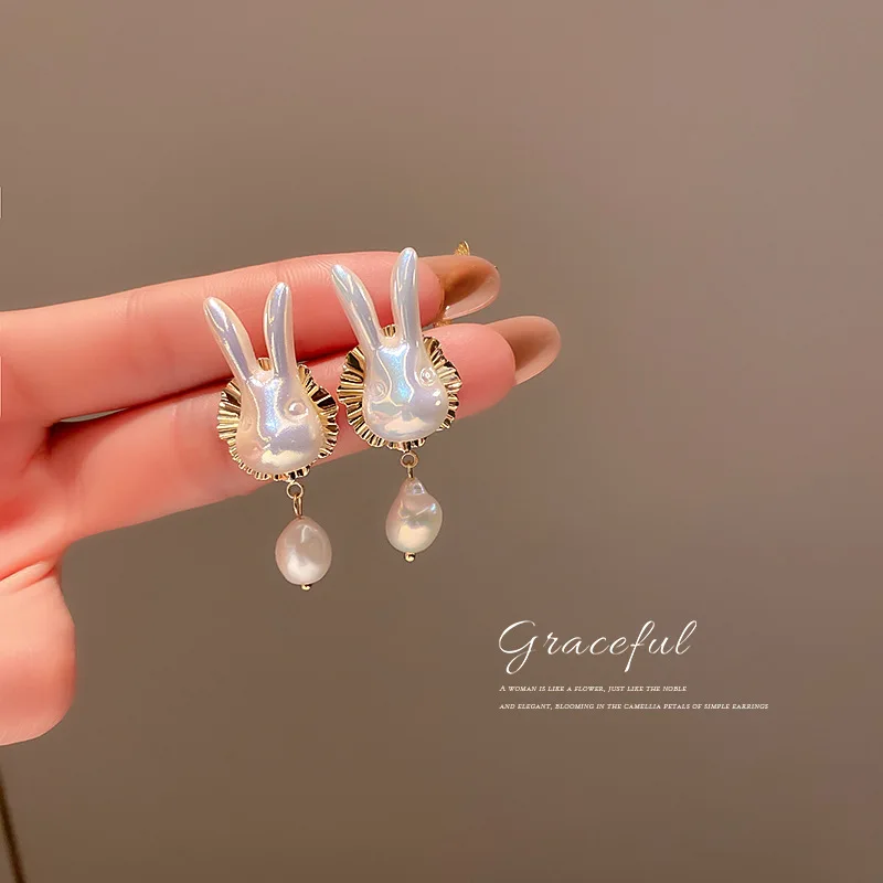 

925 Silver Needle Korean Design Sense Fashion New Personality Lovely Pearl Rabbit Earrings Female