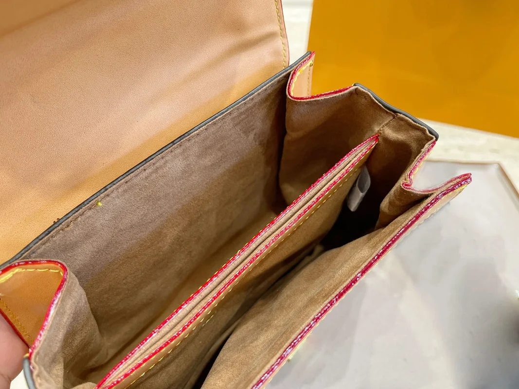 

100990 2021New style women's fashion postman's bag Single shoulder bag with oblique span