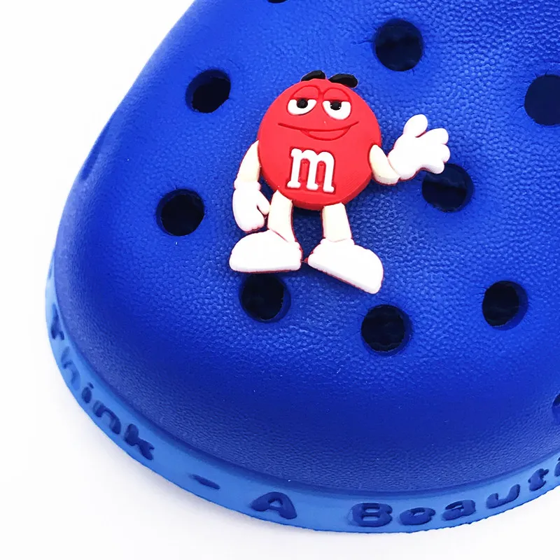 Один распродажа формы шоколада M & улыбающееся лицо обуви Шарм аксессуары для