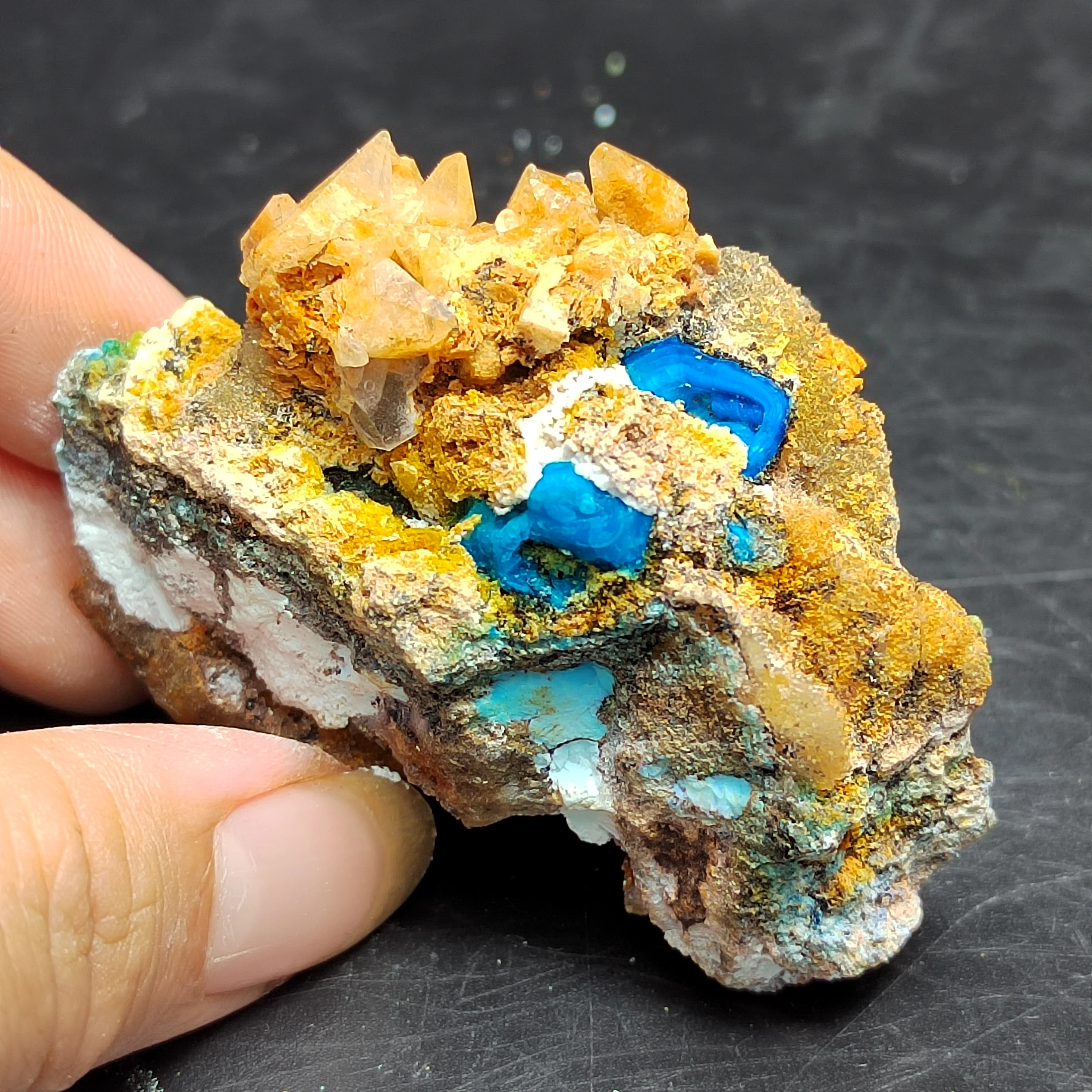 

58.3g100% natural aluminum trihydrate, dental calcite, fluorite symbiotic minerals, home decoration crystal ornaments