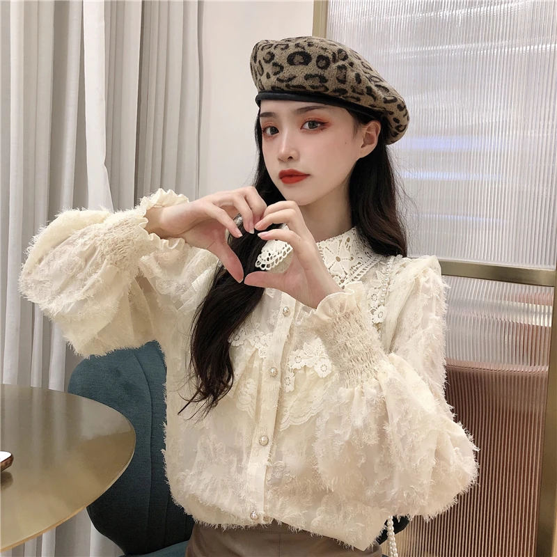 

Lucyever модные блузки с жемчужной пряжкой женская новая рубашка с отложным воротником с кружевом в стиле пэчворк Женская Осенняя рубашка 2020 с ...