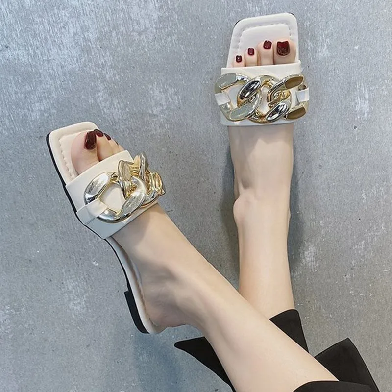 

Women's Summer Slippers Ladies Metal Chain Fashion Flat Casual Shoes Women Beach Slipper Female Footwear Plus Size 2021 Hot