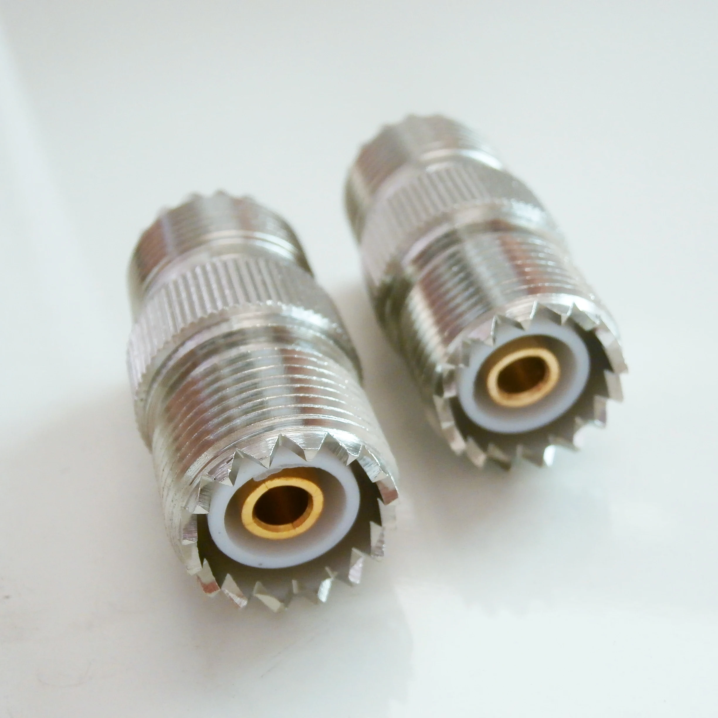 

Коаксиальный переходник с разъемом UHF SO-239 на SO239, 1 шт.