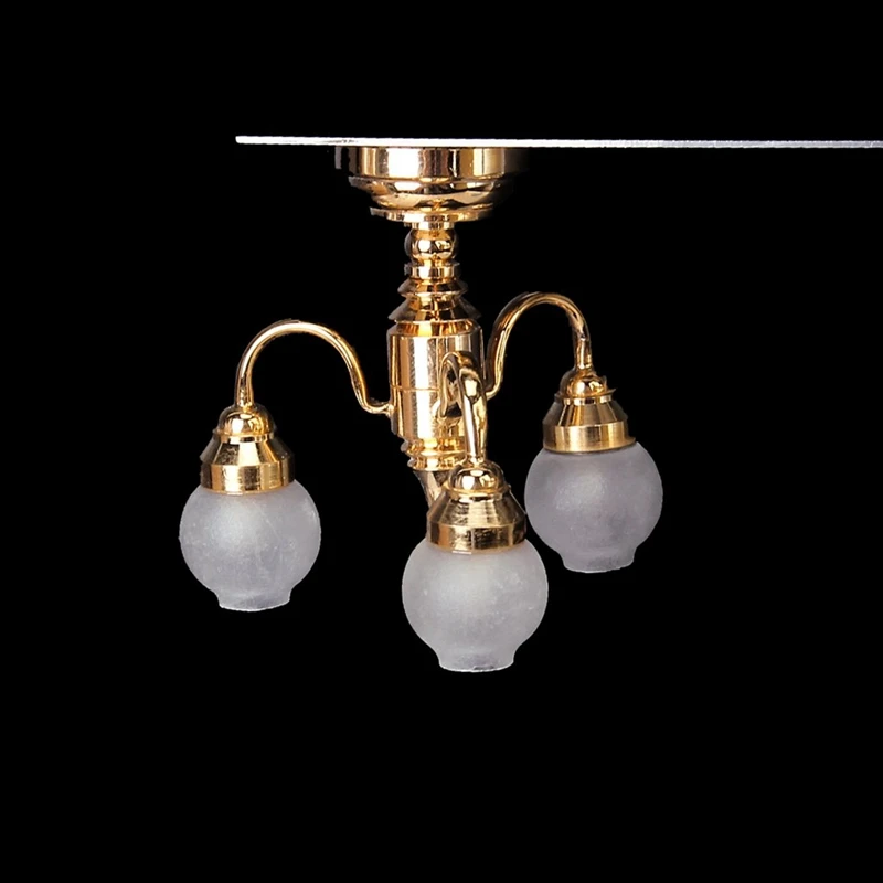 

Латунная Люстра для кукольного домика в масштабе 1:12, светодиодсветодиодный лампа с 3 ручками, потолочная лампа со стеклянным абажуром