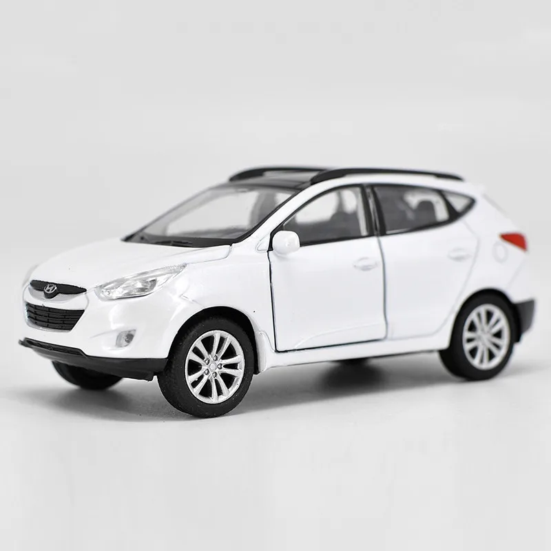 Лидер продаж модель автомобиля Hyundai ix35 SUV 1:36 из сплава литья под давлением с