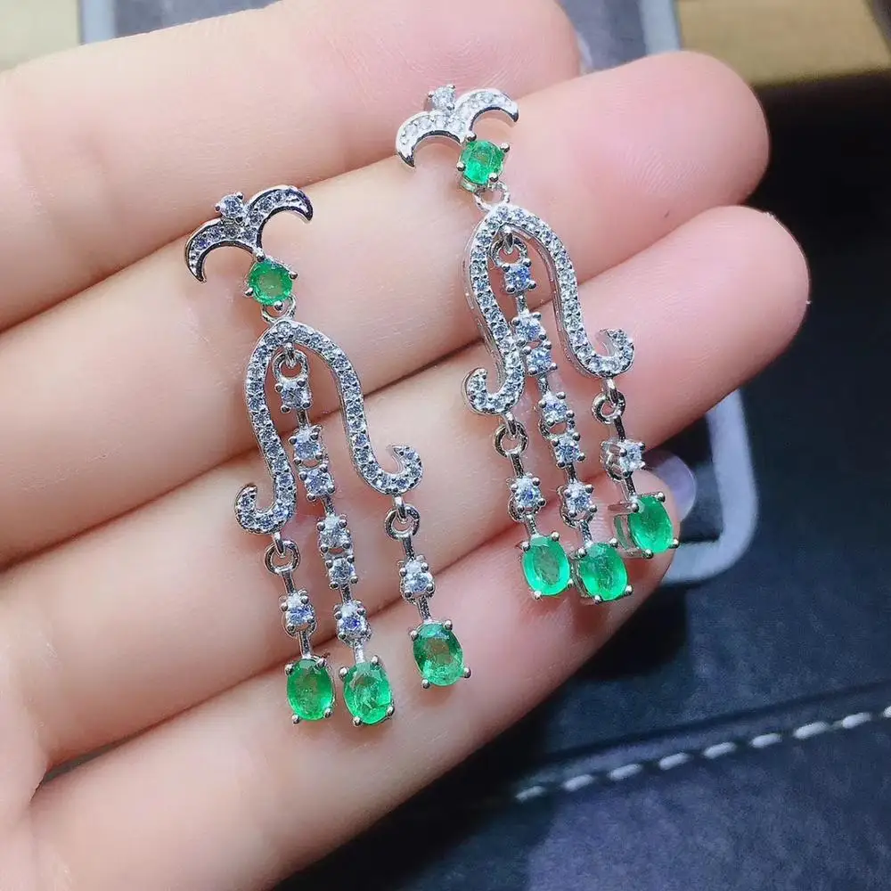 Женские серьги-гвоздики из серебра 925 пробы с натуральным изумрудом 3 х4 мм |