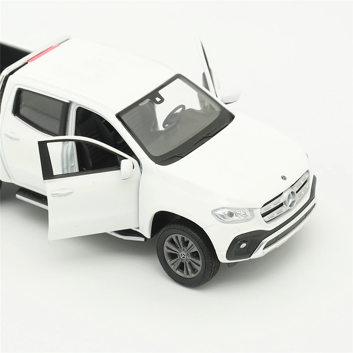 

WELLY 1:27 Mercedes-Benz X-Class Alloy Luxury Vehicle Diecast Pull Back Cars Model Toy Collection Xmas Gift