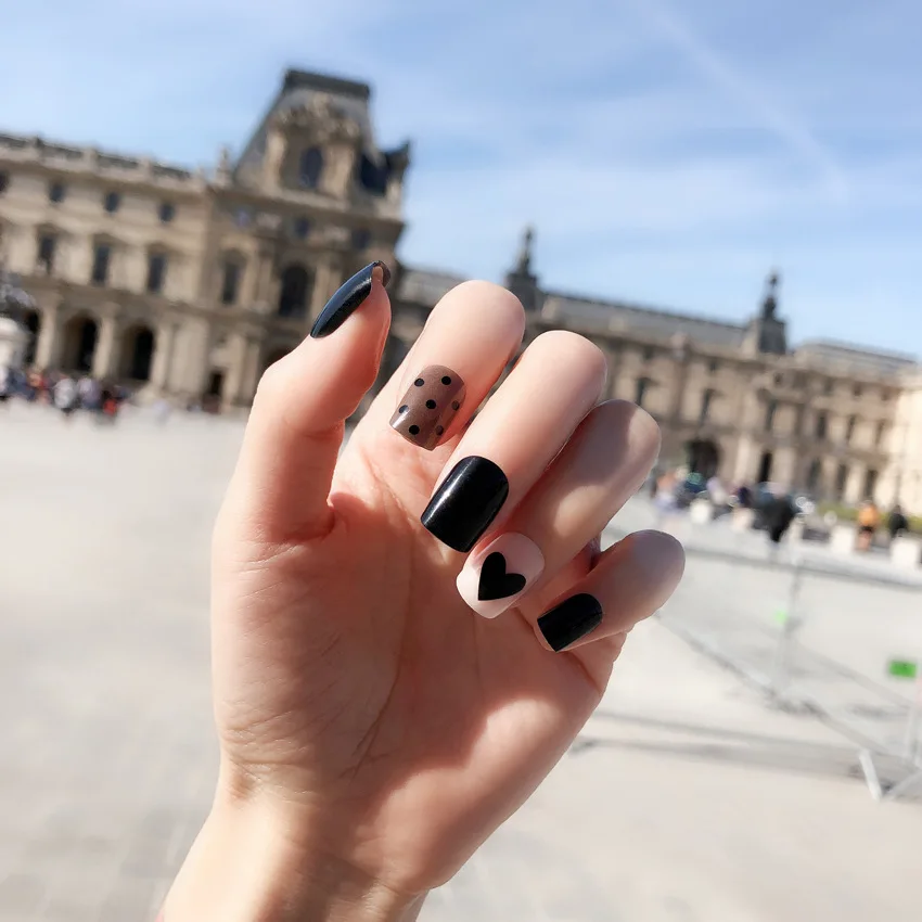 24 шт. милые акриловые накладные ногти в форме сердца с черной круглой головкой