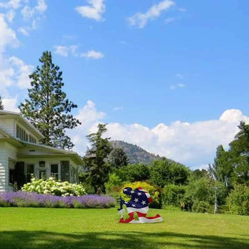 

Kneeling Soldier Weathered Flag Metal Decor Home Decoration Yard Decor Art Ornament Outdoor 28*22cm JY