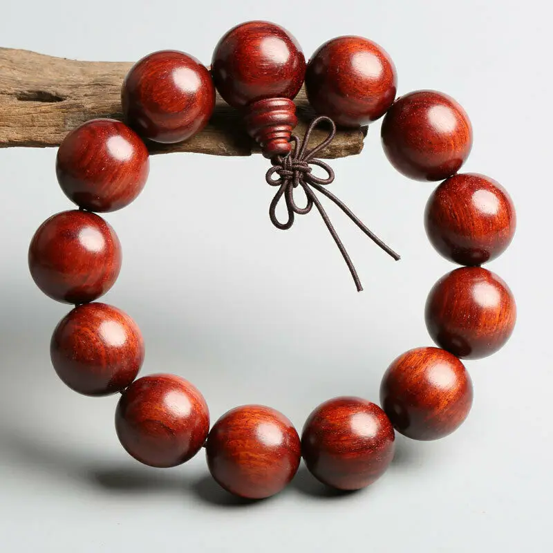 

Бусины из сандалового дерева, Тибетский буддизм