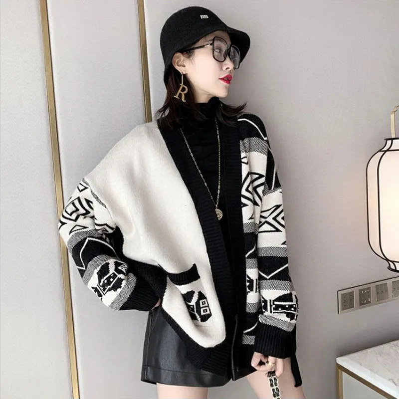 

2020 New Autumn Women Knit Cardigans Sweaters Mid-length V Neck Color matching Loose Knitwear woman Winter Jacket Tops R463