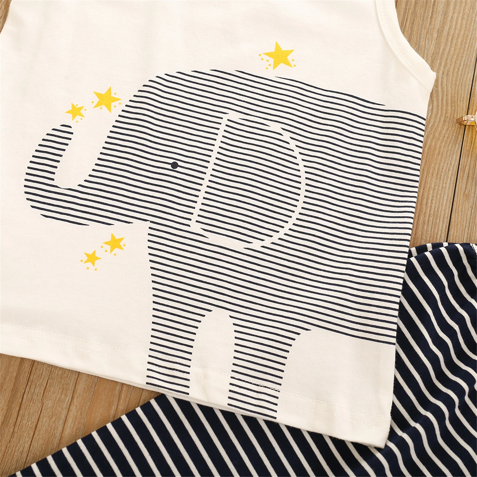 

Children's Two-Piece Suit, Cartoon Animal Print Sleeveless Tops and Stripe Shorts for Birthday Party Vacation