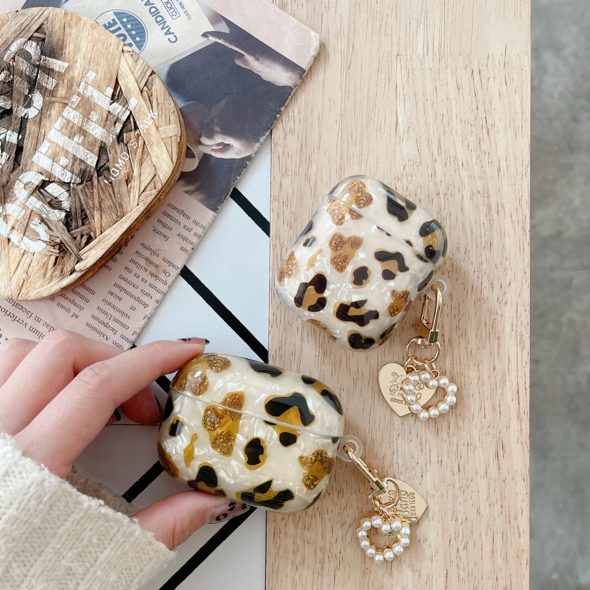 

Leopard Print Shell Earphone Case Pendant Pendant, Suitable for AirPods Bluetooth Earphone 123 Generation Protective Case