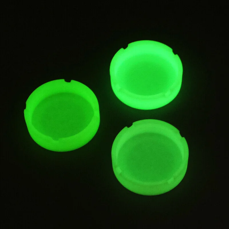 

Silicone Ashtray Glow In The Dark Luminous Silicone Soft for Smoking Cigarette Cigar 2PCS/Lot Square Rond Shap Ash Tray Cute