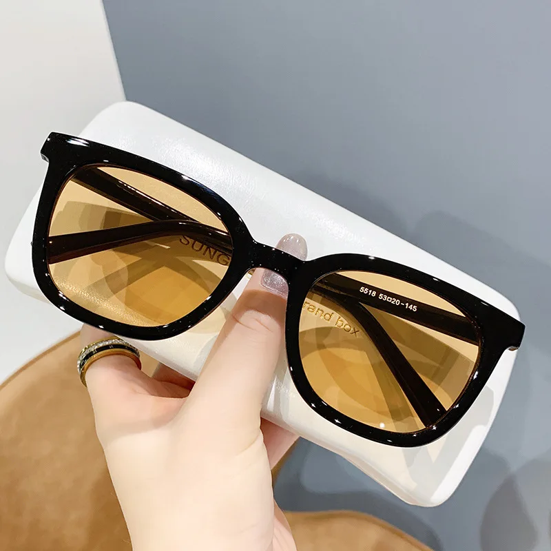 Купи New Black Yellow Sunglasses Men Women Retro Fashion Brand Designer Personality Sun Glasses for Driving Travel UV Protection за 221 рублей в магазине AliExpress