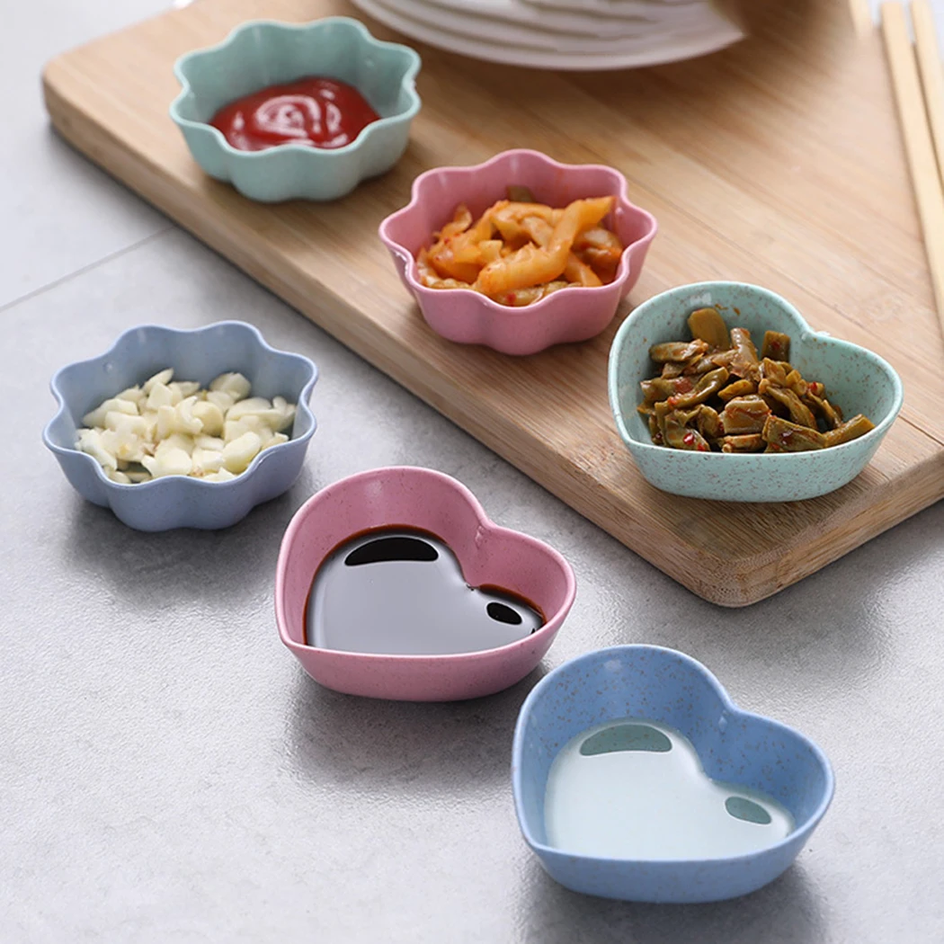 

3Pcs/Set Mini Wheat Straw Dipping Dishes Dip Bowls Sauce Dish Kitchen Heart/Flower Shape Seasoning Condiment Dip Bowl Saucer