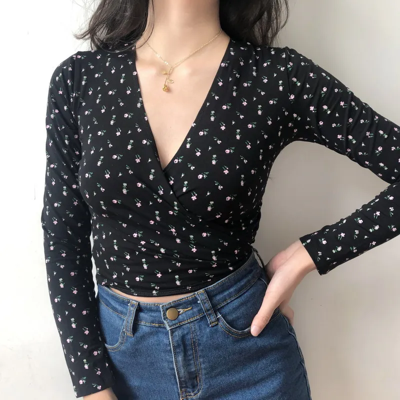 

French Sexy Wrap V-neck Floral Long Sleeve T-shirt Bottom Shirt Cross Chest Top