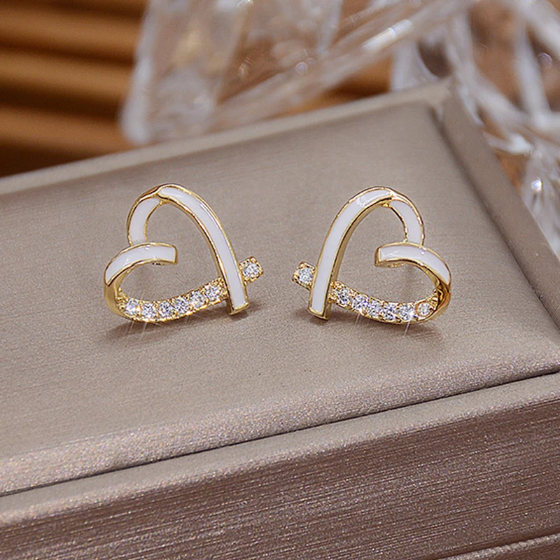 

Romantic Simple Tiny Love Heart Earring for Women Luxury Exquisite Micro Inlaid Zirconia Stud Earrings Wedding Jewelry Pendant