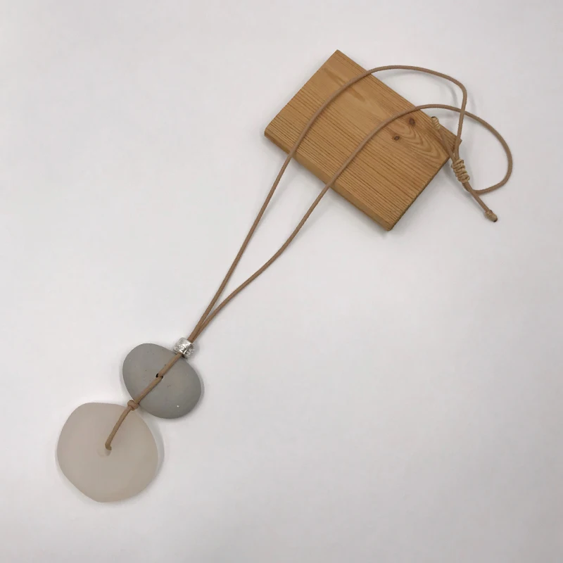 

Suekees Boho Fashion Jewelry Sweater Chain Long Necklace Pendants Suede Cord Resin Stone Beads Necklace Women Accessories