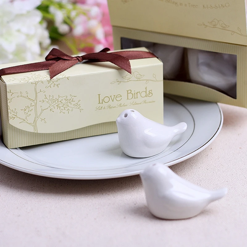 

20pcs / lot (10boxes) cute Wedding Gift Love birds ceramic salt and pepper shakers Wedding favors For Party decoration souvenirs