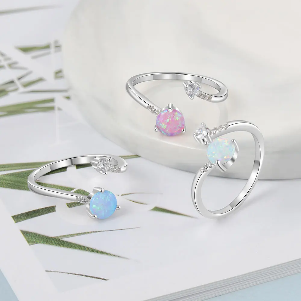 Женское регулируемое кольцо с опалом элегантное серебряного цвета голубым