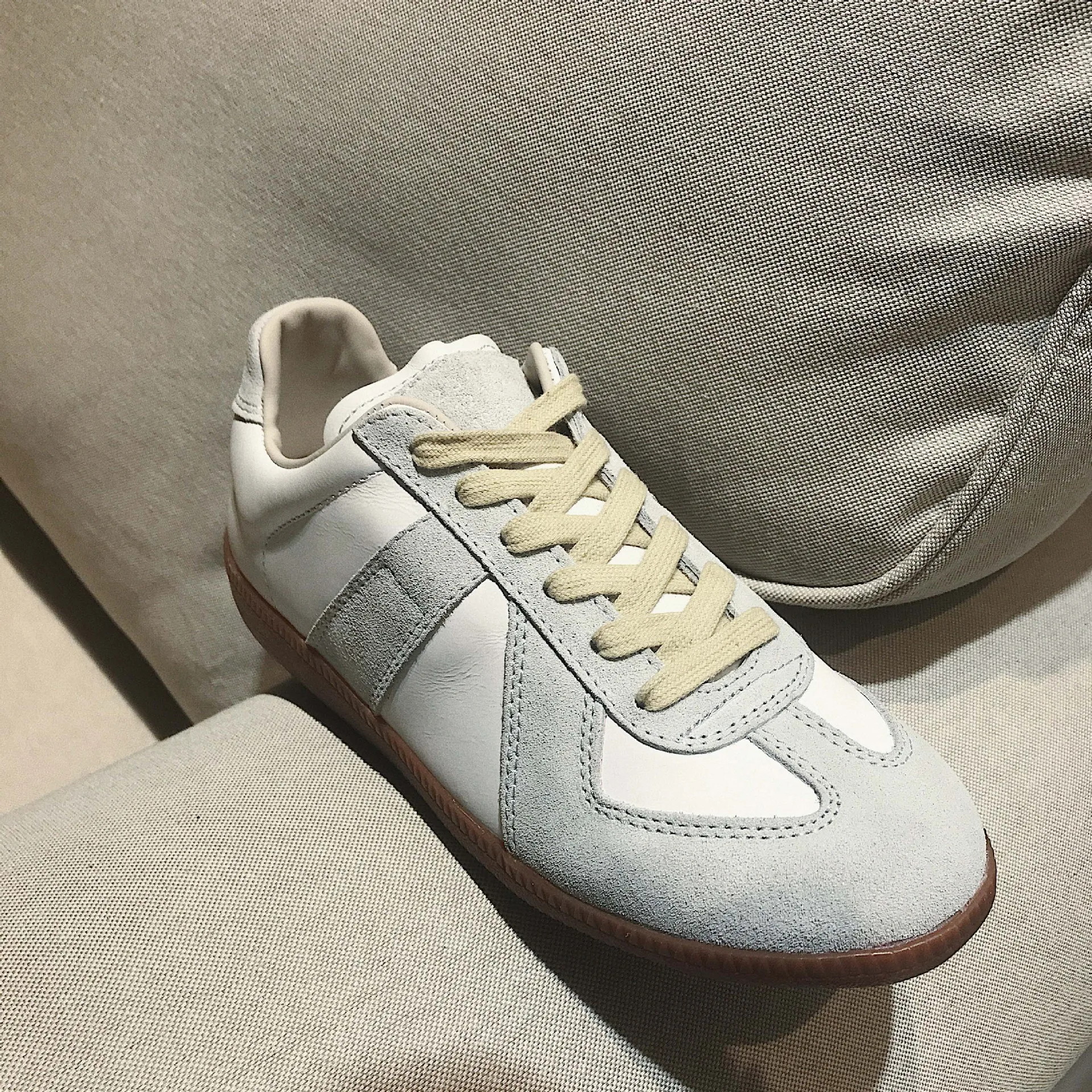 

de xun Shoes 2020 New Leisure Sports Shoes Network hong chao Fire White Shoes nv dan xie Female