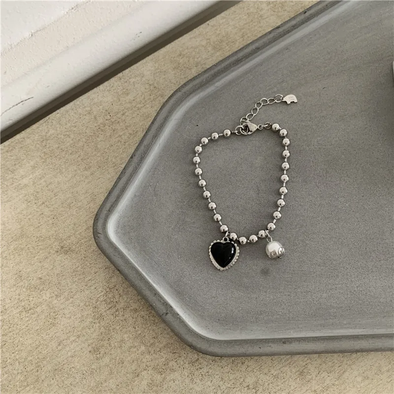 

Korean Hip Hop Black Peach Heart Pearl Bracelet Round Bead Chain Charm Women's Bracelet Wedding Party Jewelry Anniversary Gift