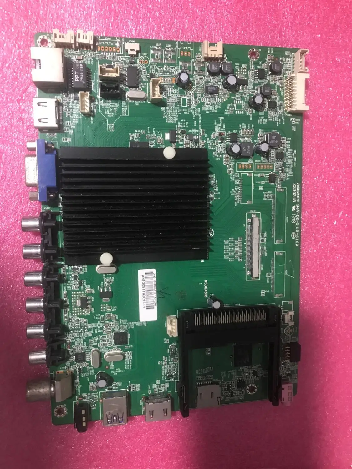 

Оригинальный Kangjia LED55X9600UF материнская плата 35018695 MSD6A818 экран MT5461D01-3